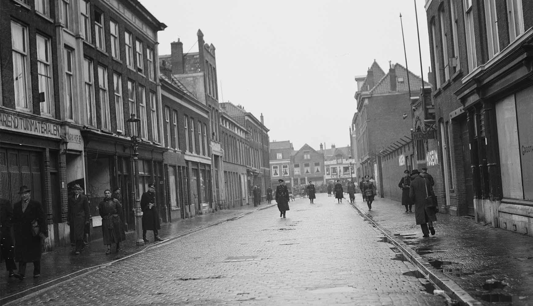 De Haagse Tijden Kind In Een Grauwe Haagse Volksbuurt